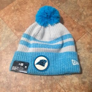 New. New Era Carolina Panthers Patch Grey Pom Knit Beanie.